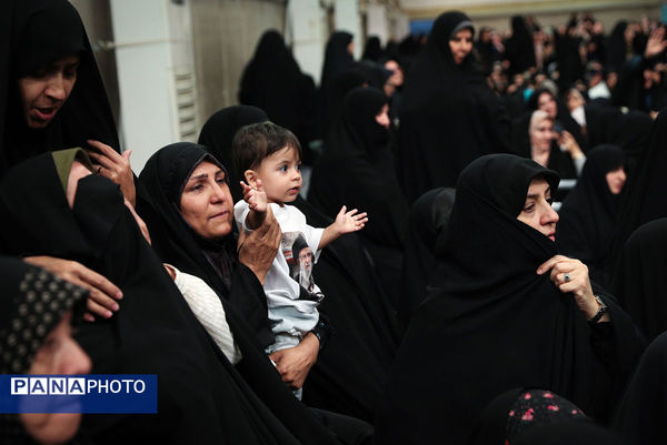 دیدار هزاران نفر از کارگران سراسر کشور با رهبر انقلاب