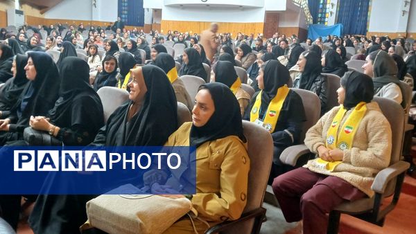 آیین تجلیل از دانش آموزان برتر دبیرستان عترت محمودآباد 