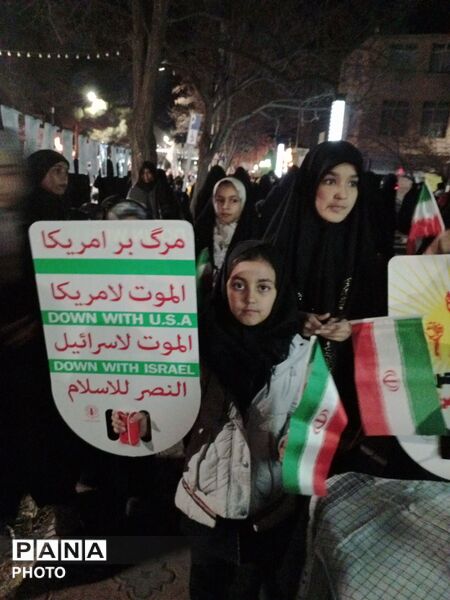 راهپیمایی شبانه در شهرستان باخرز