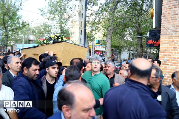مراسم تشییع پیکر معلم و شاعر نامدار «باریشماز»