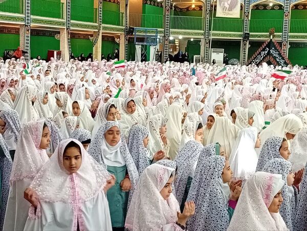 آیین زیبای جشن تکلیف دختران یزدی در حسینیه محمود آباد