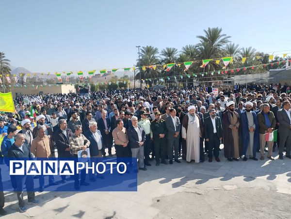 حضور مردم همدل حاجی آباد در راهپیمایی ۲۲ بهمن