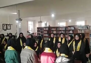 بازدید دانش آموزان از کتابخانه عمومی دانش کشاورز
