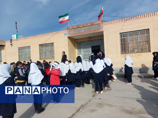 جشن انقلاب در مدرسه صغری عبداللهیان  روستای کاریزک خلیل آباد