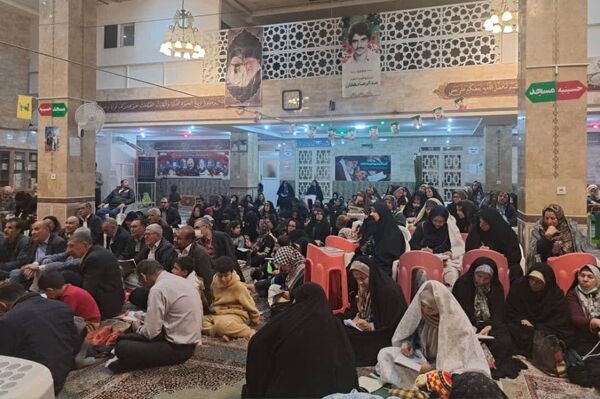 آموزش قرآن به افراد کم سواد یا بی سواد در مسجد آل یاسین 