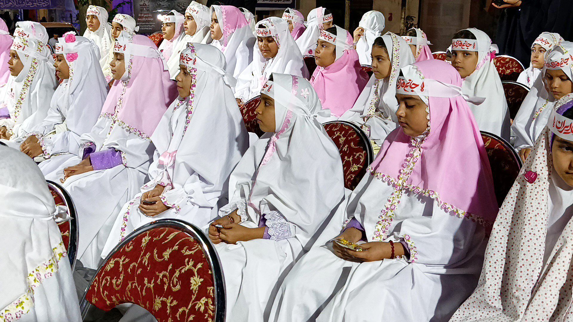 جشن تکلیف دانش‌آموزان مدرسه شهید دهستانی نظرآباد در تجمعات شبانه