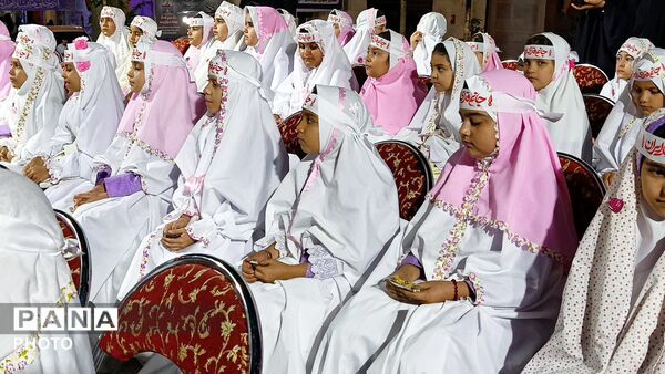 جشن تکلیف دانش‌آموزان مدرسه شهید دهستانی نظرآباد در تجمعات شبانه