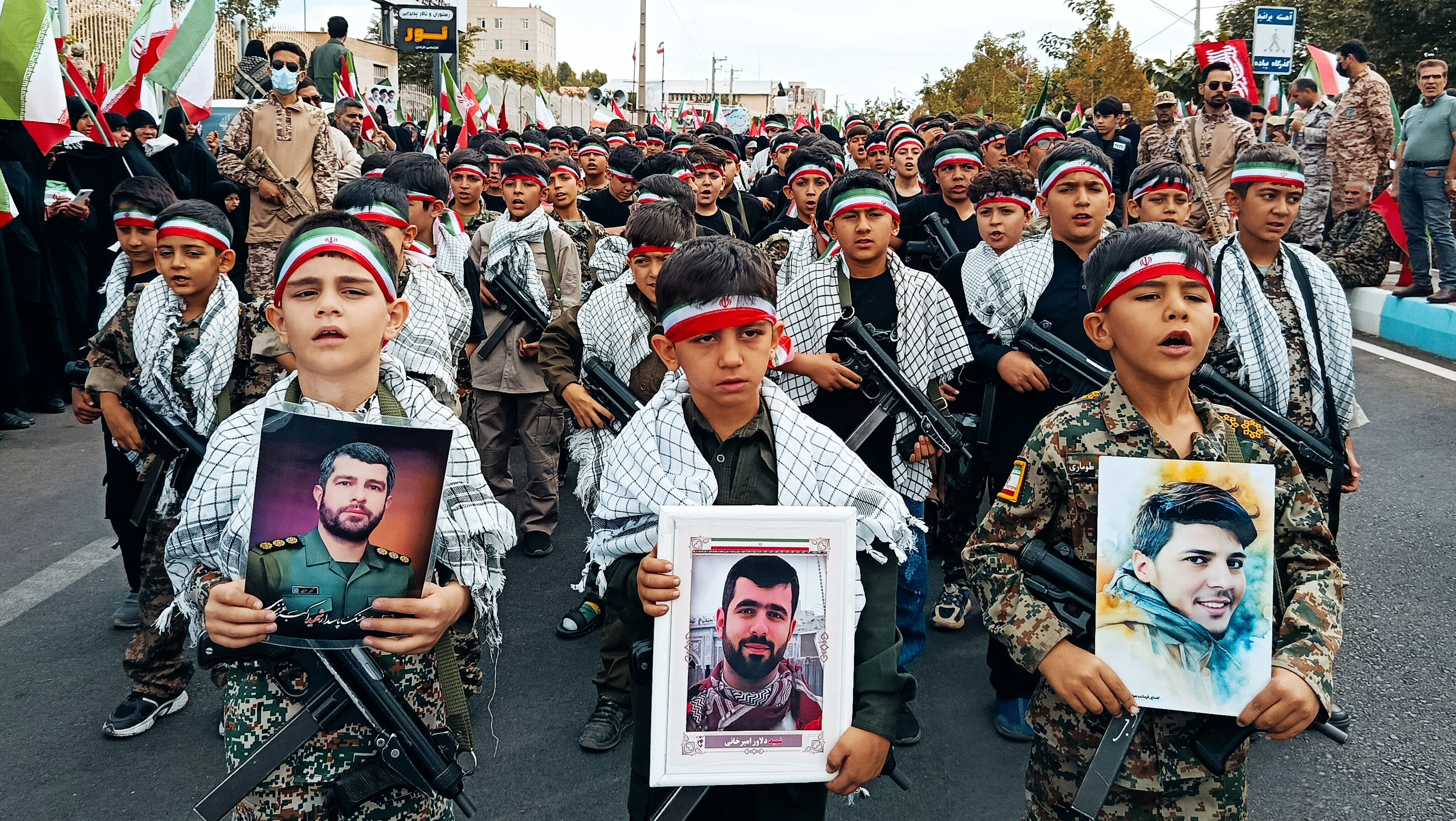 نمایش همبستگی ملی فرهنگیان دیار شور و شعور حسینی در رزمایش ۵۰ هزار نفری