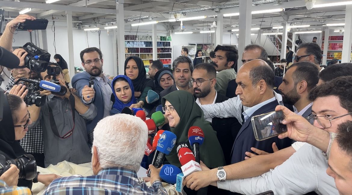 بازدید مهاجرانی از ۲ مجتمع تولیدی در بندر انزلی