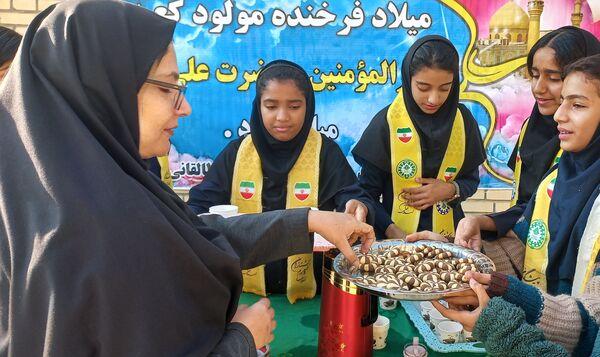 شور و شوق دانش‌آموزان در روز پدر