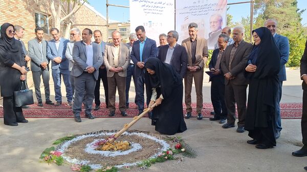آیین کلنگ‌زنی مدرسه «اولیا» در ناحیه ۴ اصفهان همزمان با سراسر کشور