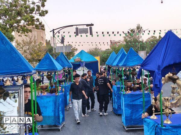  کاروان عظیم نوجوان کربلا در خیابان پروین 