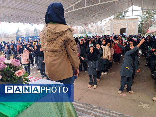 جشن میلاد امام زمان(عج) در دبستان فرهنگ فرازمند