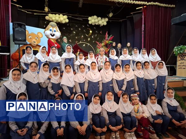 جشن یلدا ۱۴۰۴ در مدرسه ۱۷ شهریور شهرستان بجنورد 