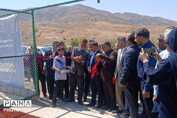 بهره‌برداری از زمین چمن مصنوعی روستای نامانلو شهرستان شیروان