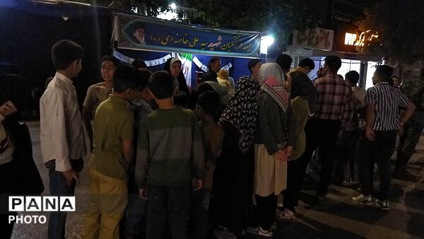 موکب جبهه فرهنگیان نیشابور در هشتاد و هفتمین شب از اجتماعات مردمی نیشابور 