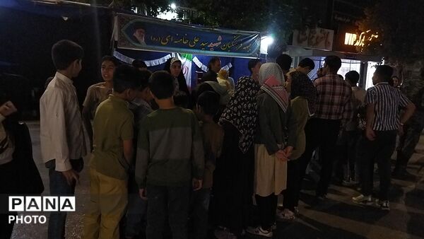 موکب جبهه فرهنگیان نیشابور در هشتاد و هفتمین شب از اجتماعات مردمی نیشابور 