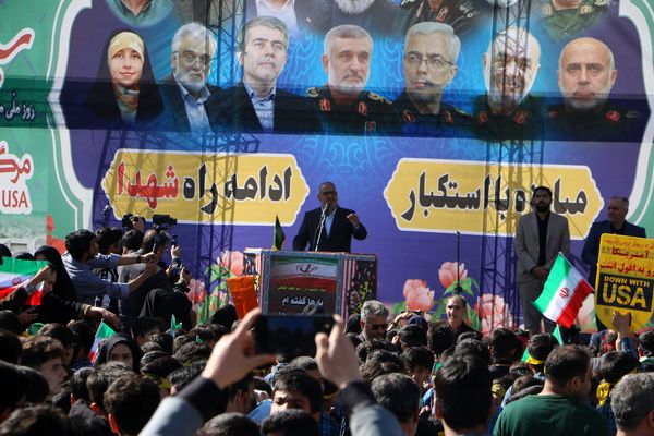 فریاد استکبار ستیزی از ورامین طنین انداز شد