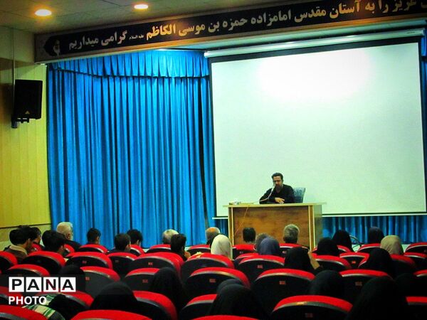 نشست خبری فرمانده ناحیه مقاومت بسیج کاشمر با اصحاب رسانه