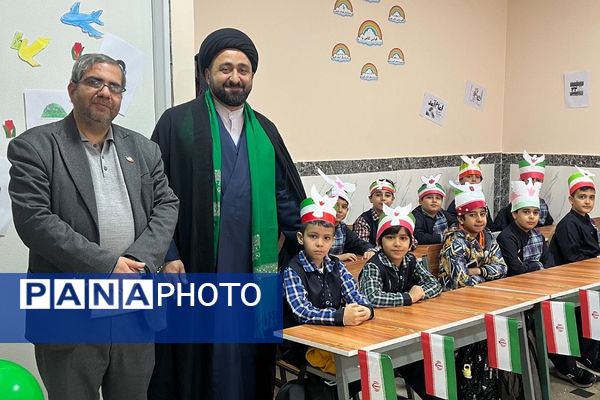 جشن انقلاب در ناحیه دو شهرری با حضور معاون پرورشی و فرهنگی شهرستانهای استان تهران 