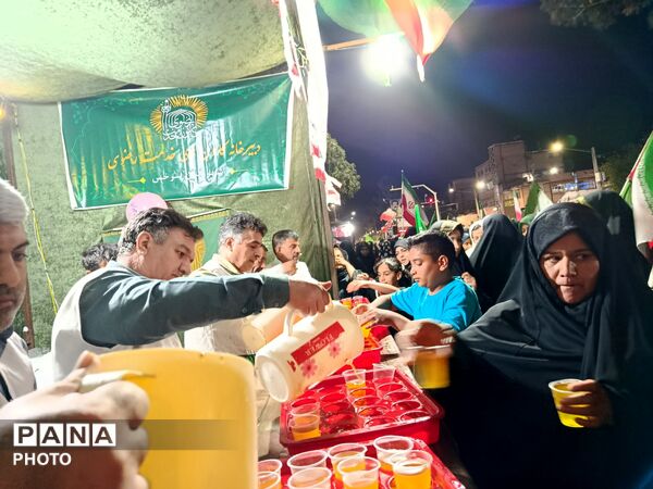 تداوم حضور پرشور مردم سرخس در تجمعات شبانه مردمی در آستانه میلاد امام رضا«ع»