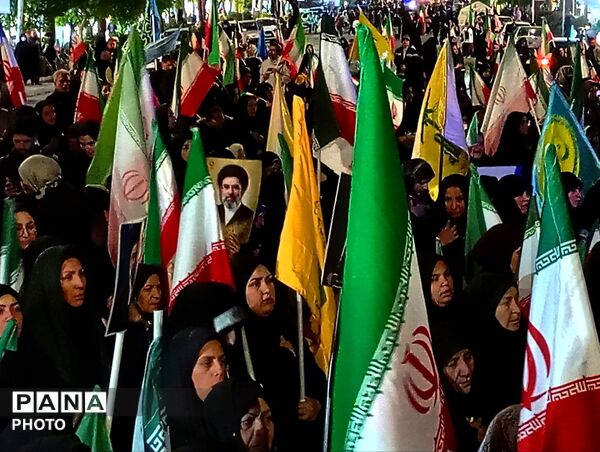 و تا پای جان در کنارت خواهیم ماند، ای یادگار پدر 