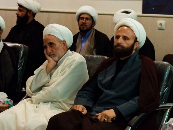 نشست روحانیون و ائمه جماعت مساجد با امام جمعه کاشمر