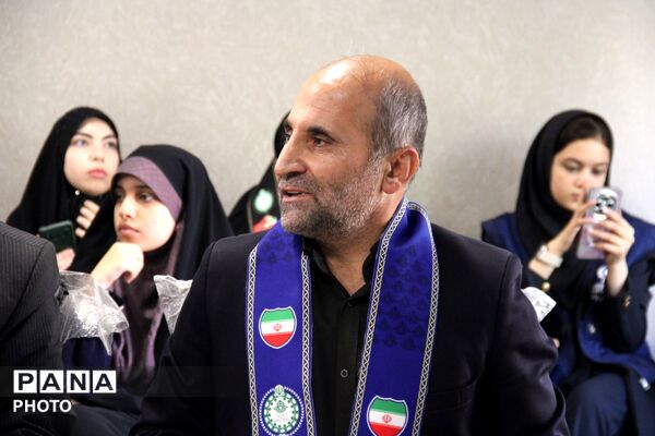 نشست صمیمی نایب رئیس مجلس شورای اسلامی با مربیان پیشتاز و خبرنگاران پانا همدان