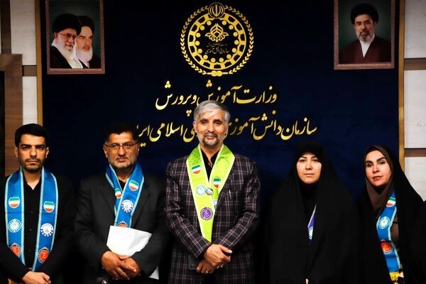 نشست هم‌اندیشی مسئولان دانش‌آموزی تهران با محور آموزش مربیان و مدیریت مصرف انرژی