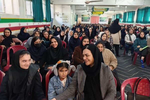 آموزش شیوه‌های افزایش تاب‌آوری در دبیرستان گراشی ناحیه 3 شیراز