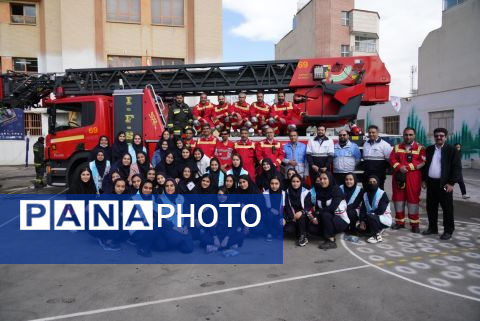 برگزاری مانور زلزله استان اصفهان در دبیرستان شاهد ظهور ناحیه یک 