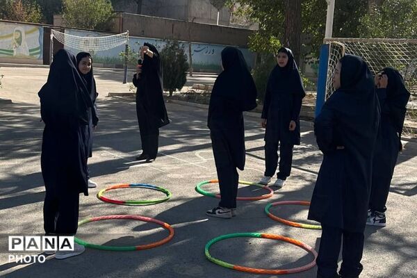 جشن جوانه ها در آموزشگاه شریعتی نیا چهاردانگه
