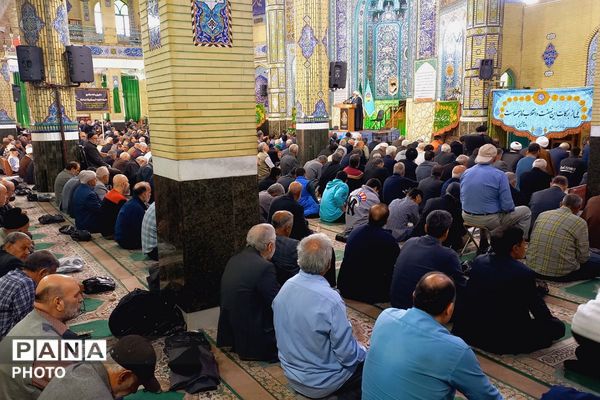 اقامه نماز جمعه ورامین در مسجد صاحب‌الزمان(عج) با حضور گسترده مردم و مسئولان