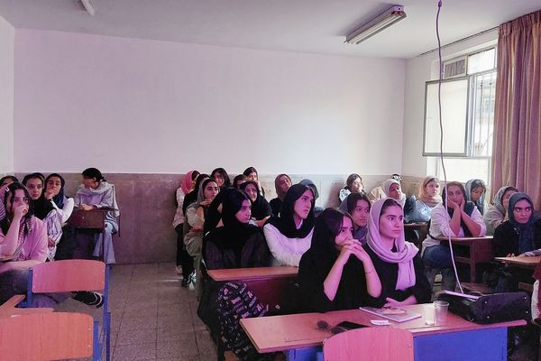 برگزاری همایش انتخاب رشته کنکور سراسری در مدرسه شهید راستی پردیس 