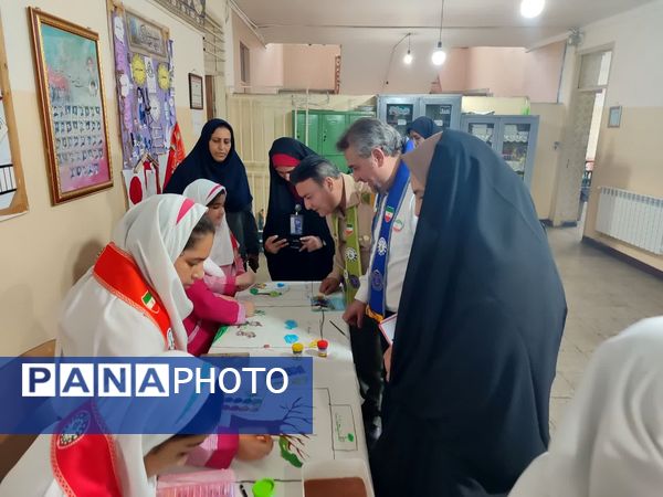 حضور ارزیابان کشوری سازمان دانش‌آموزی در مدارس قائمشهر