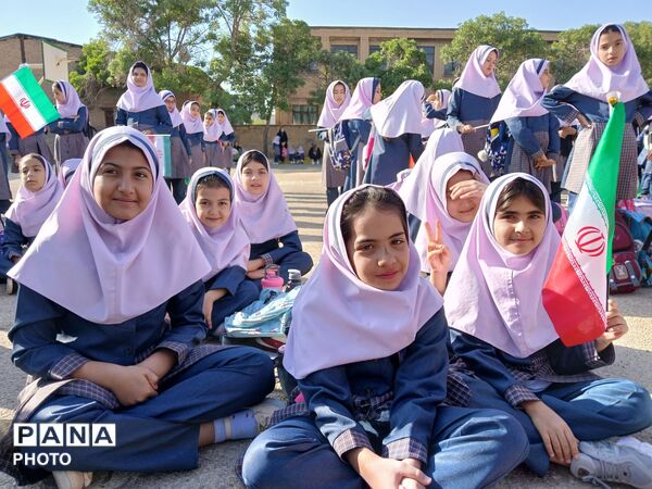 «در میدان حاضر»؛ زنگ مقاومت در شصت مدرسه قهاوند