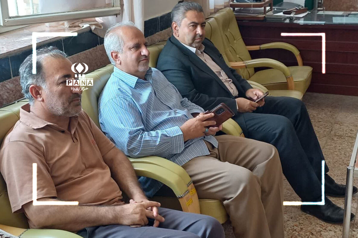 پروژه چمن مصنوعی دبستان احیاء دهگلان تا مهرماه آماده بهره‌برداری می‌شود