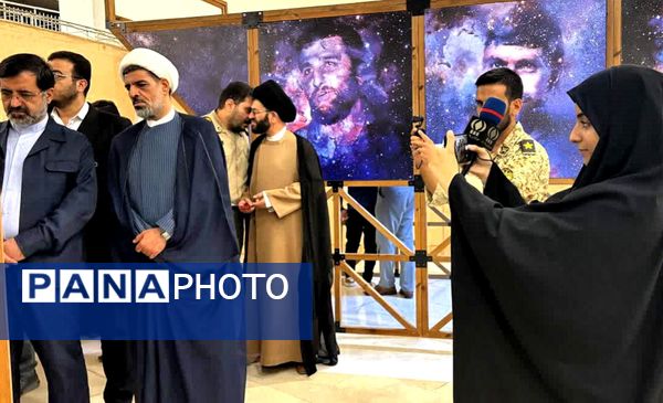 نمایشگاه «در لباس سربازی»