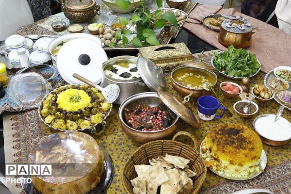  پیاده‌روی خانوادگی و جشنواره‌های بومی به مناسبت هفته تربیت‌بدنی در فیروزکوه