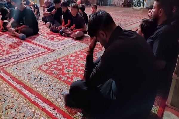 هیئت  زنجیر زنی و عزاداری اباعبدالله الحسین علیه السلام  بار درشب هفتم محرم  