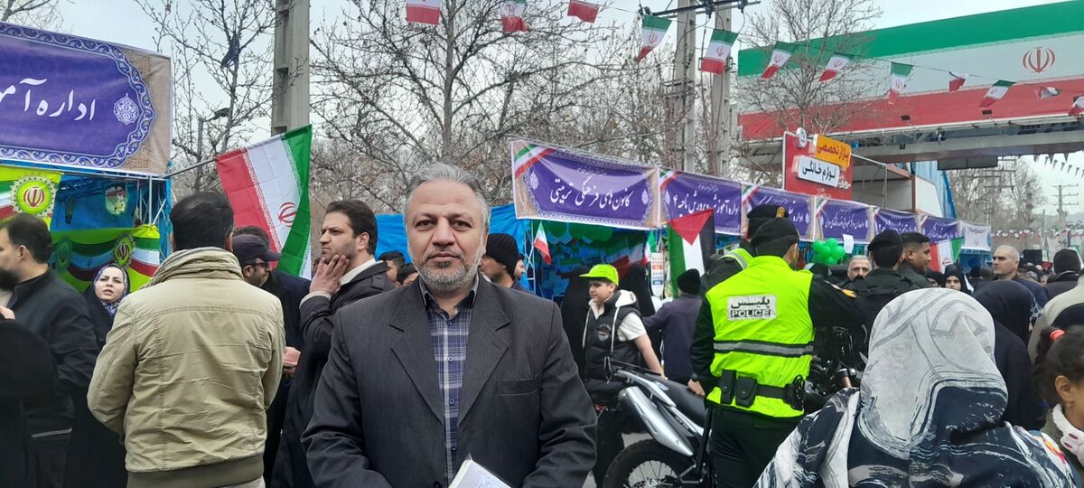 ملت ایران همچنان با قدرت در صحنه دفاع از کشور و ارزش‌های دینی ایستاده‌اند