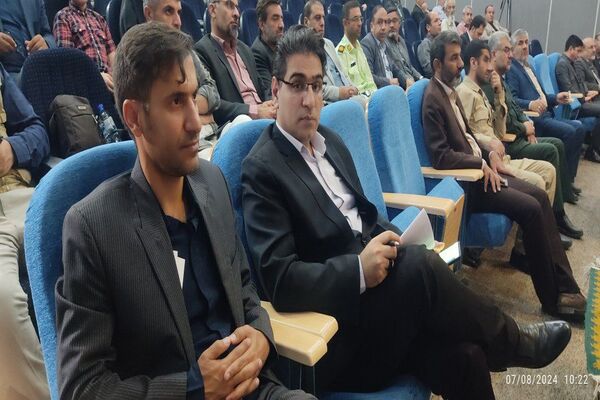 آیین تجلیل از خبرنگاران و فعالان عرصه رسانه در سینما هنر یاسوج