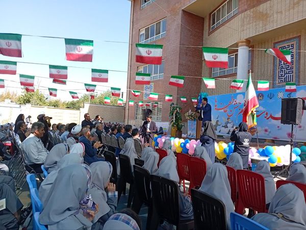 جشن عاطفه‌ها در مدارس ناحیه 2 شیراز