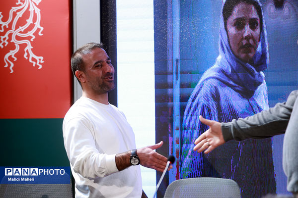 نشست نقد و بررسی فیلم «قمارباز» در چهل و چهارمین جشنواره ملی فیلم فجر