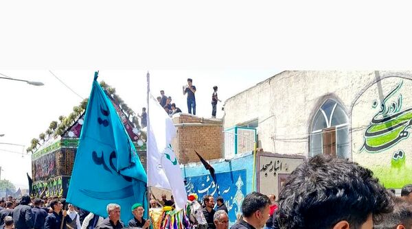اجرای آیین کهن نخل‌گردانی و بیل‌زنی در روستای فدافن