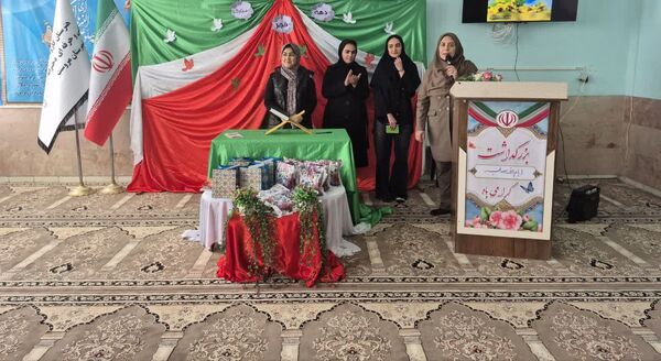 جشن باشکوه پیروزی انقلاب در مدارس مروست