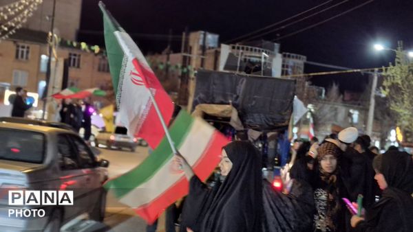 امضای پیمان جاودان دهه نودی‌ها با رهبر انقلاب و تداوم راه شهیدان