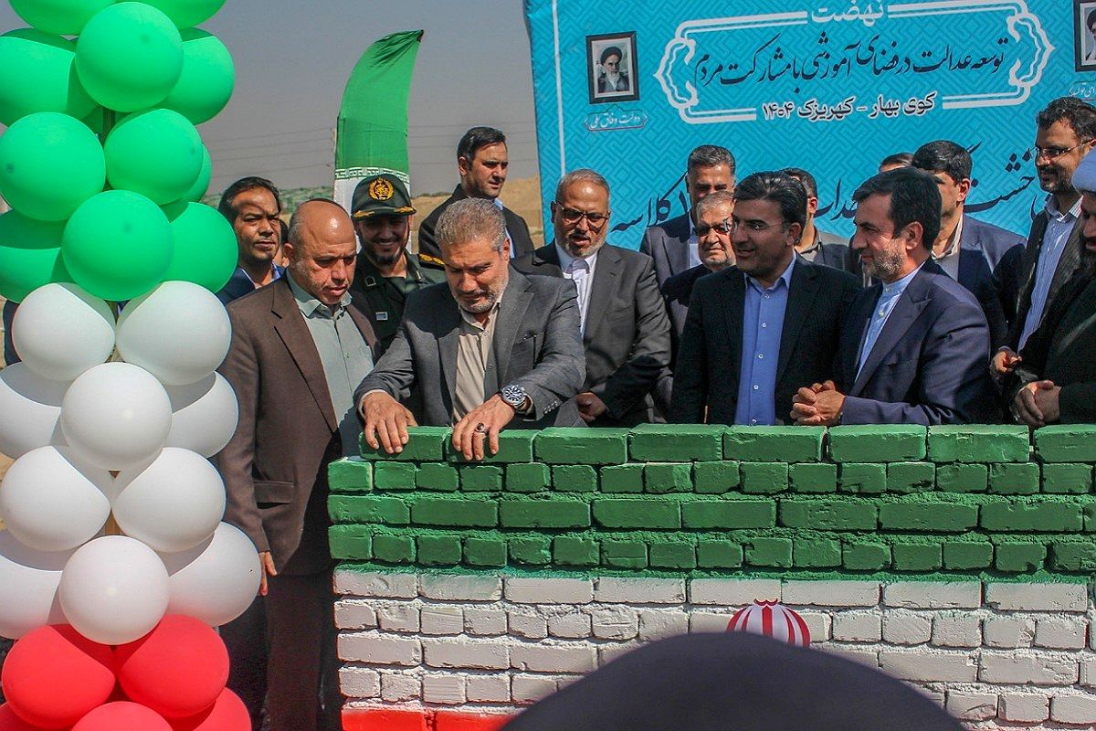 آیین خشت گذاری سه مدرسه ۱۵ کلاسه در کهریزک