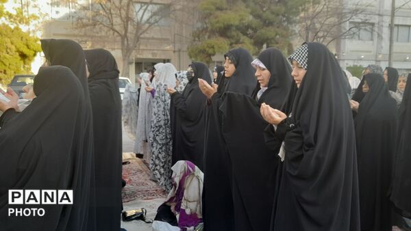  اقامه نماز باشکوه عید فطر در مسجد قائم‌المهدی جاهدشهر