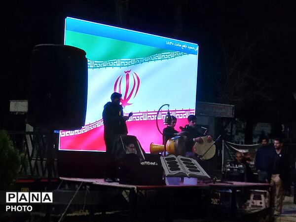 اجتماع مردم در بیعت با سومین رهبر جمهوری اسلامی ایران در امامزاده محروق نیشابور
